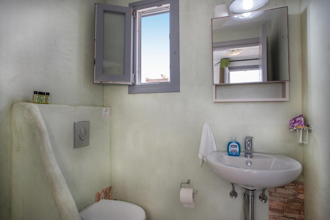 Ianthi Boutique Guesthouses สกีรอส ภายนอก รูปภาพ